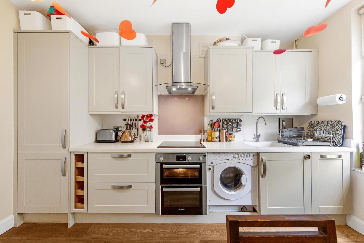 Veeve - Cosy In The Heart Of Angel Apartment ลอนดอน ภายนอก รูปภาพ