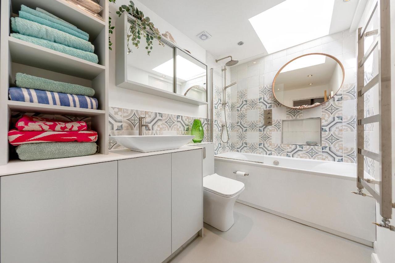 Veeve - Cosy In The Heart Of Angel Apartment ลอนดอน ภายนอก รูปภาพ